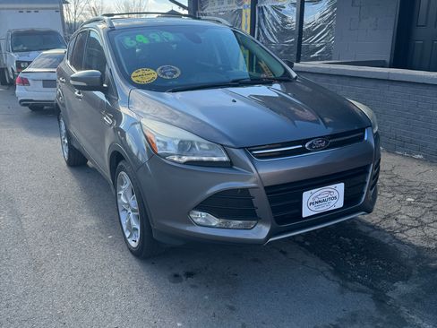 Used 2013 Ford Escape Titanium image 2