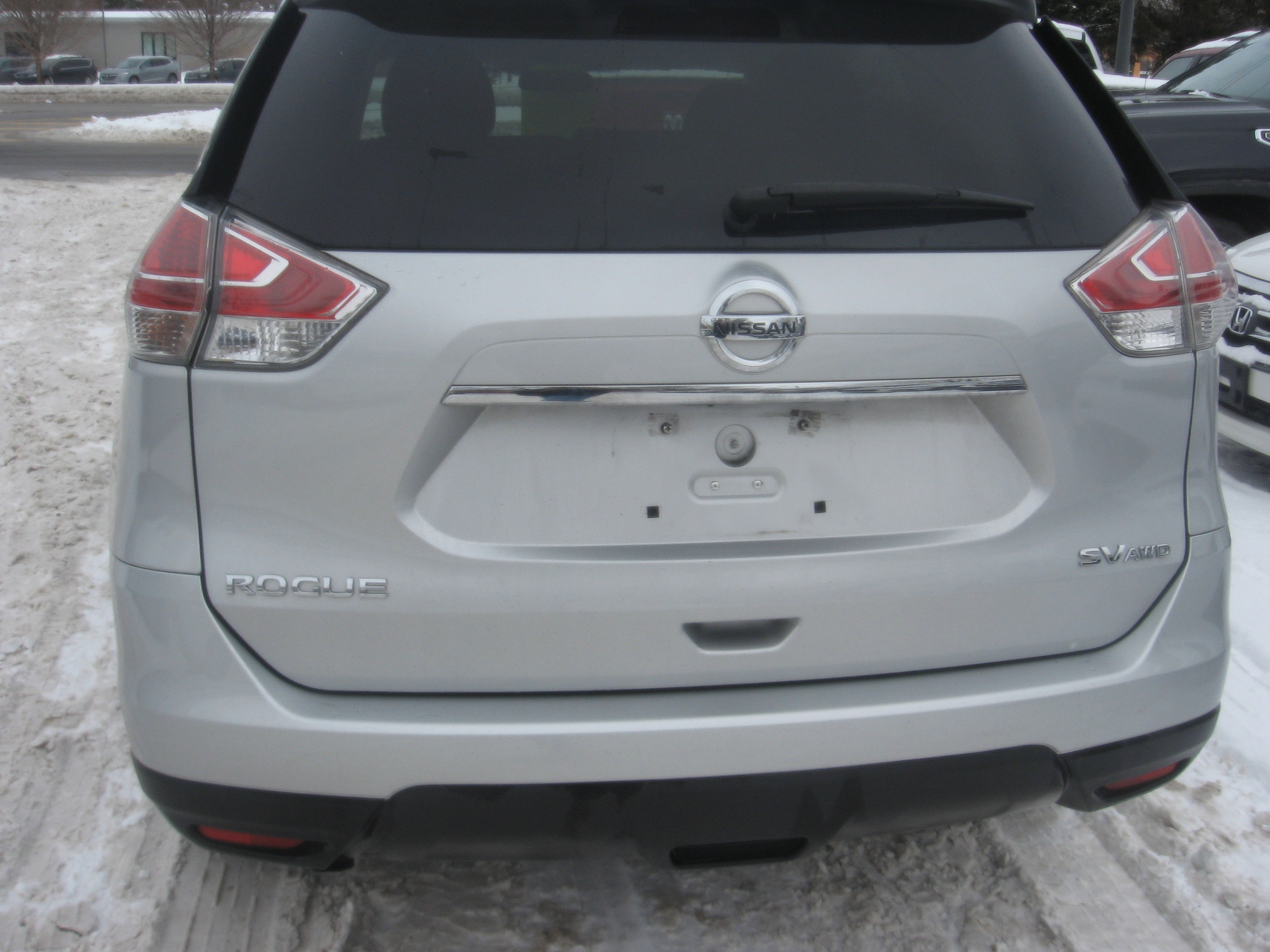 Used 2015 Nissan Rogue SV AWD/4WD image 5