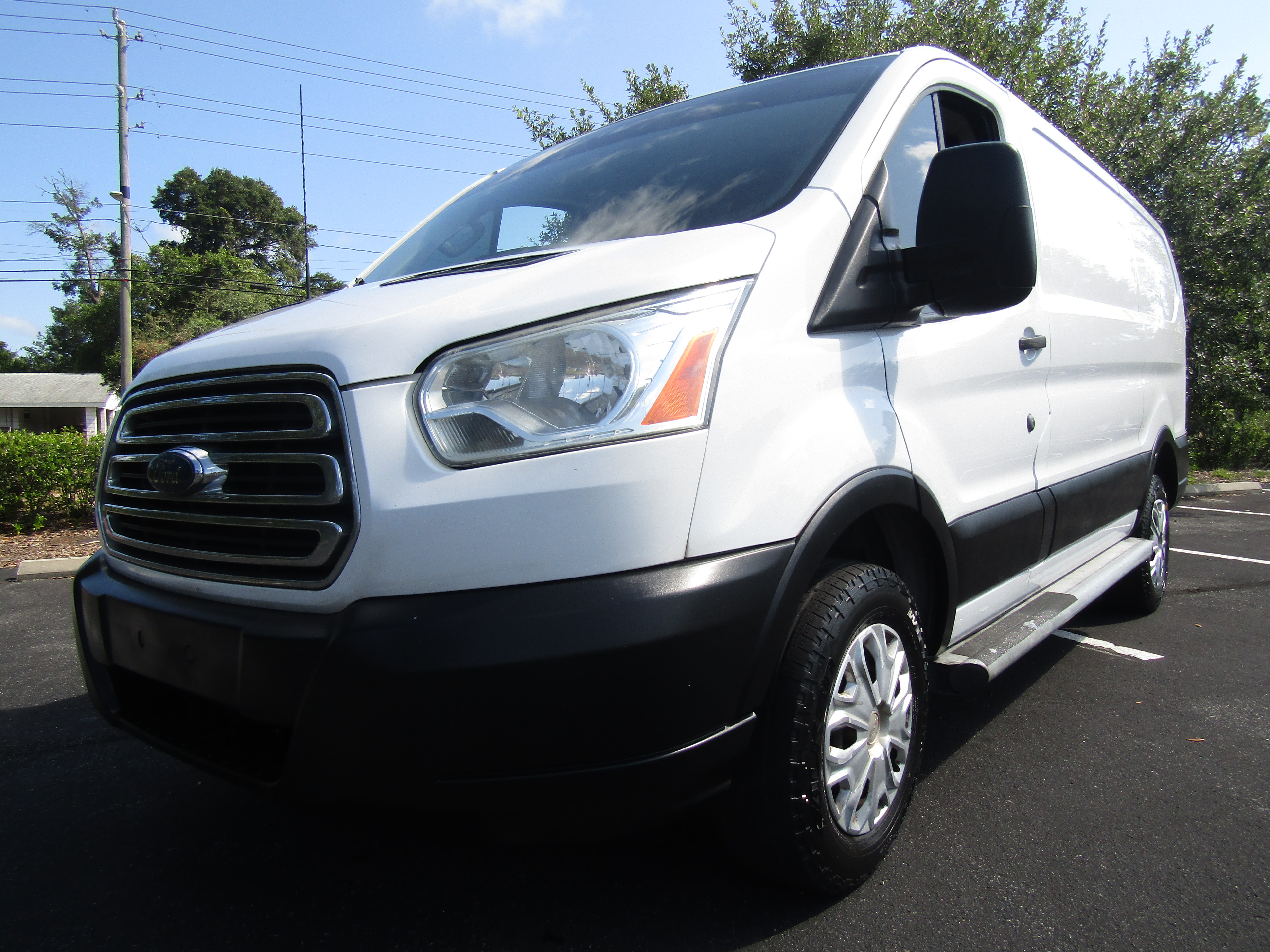 Used 2019 Ford Transit 250 130 Low Roof RWD image 2
