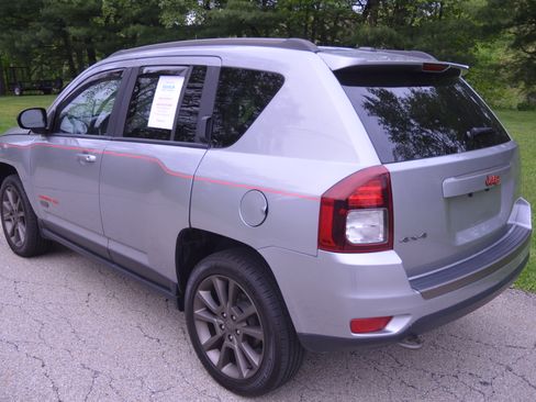 Used 2016 Jeep Compass 75th Anniversary AWD/4WD image 3