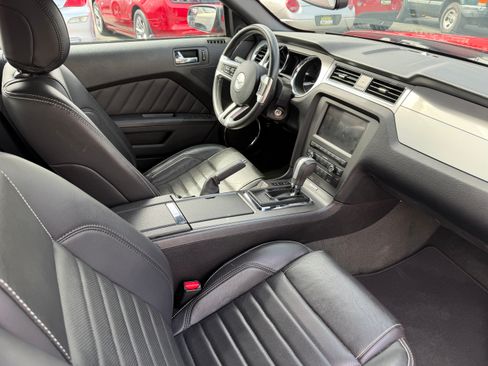 Used 2014 Ford Mustang Premium image 18