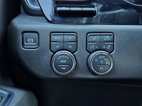 Certified 2024 Chevrolet Silverado 3500 High Country image 17