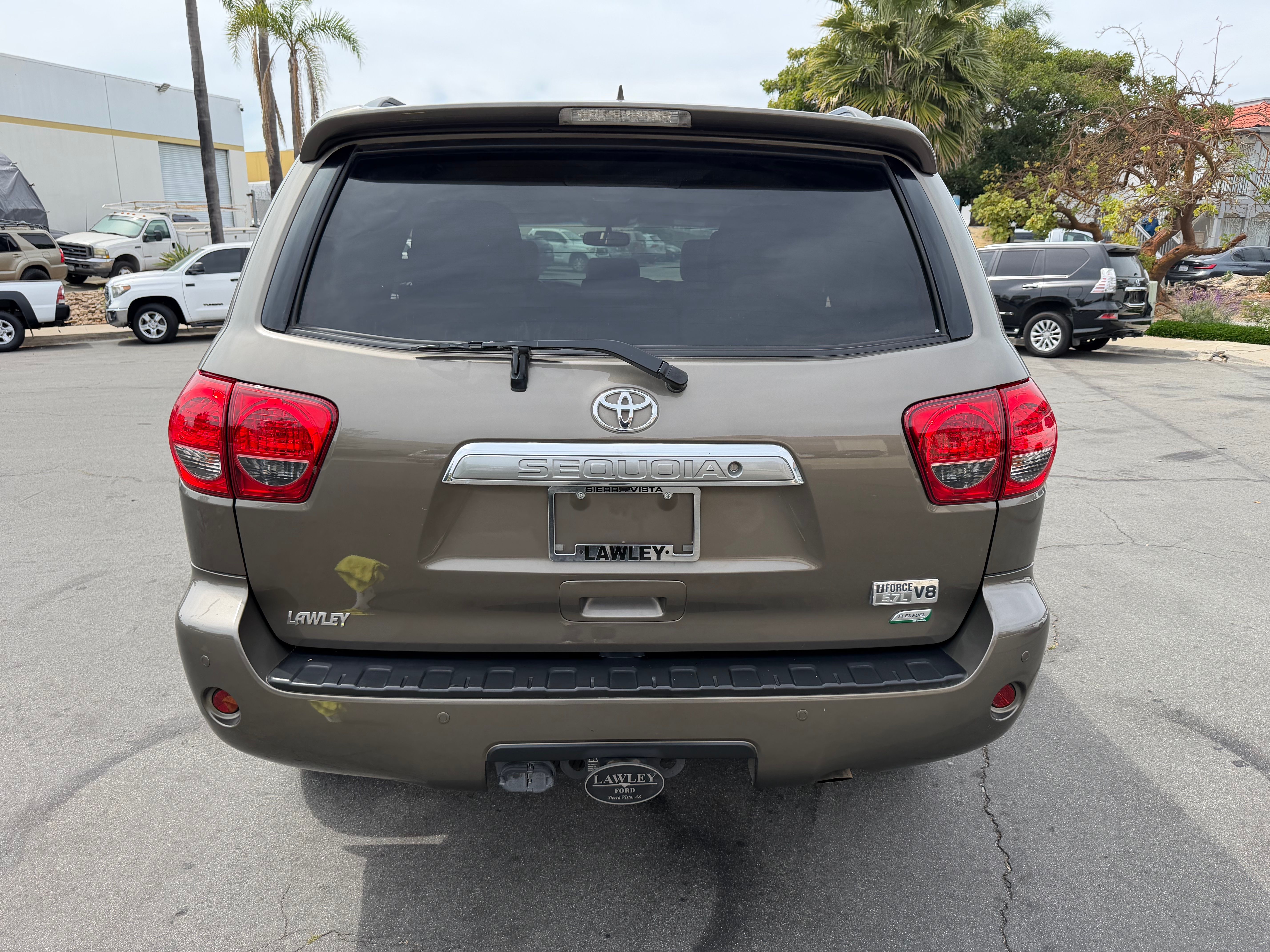 Used 2017 Toyota Sequoia Limited AWD/4WD image 7