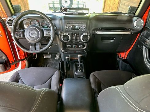 Used 2015 Jeep Wrangler Rubicon image 13