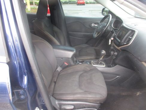 Used 2016 Jeep Cherokee Latitude image 8