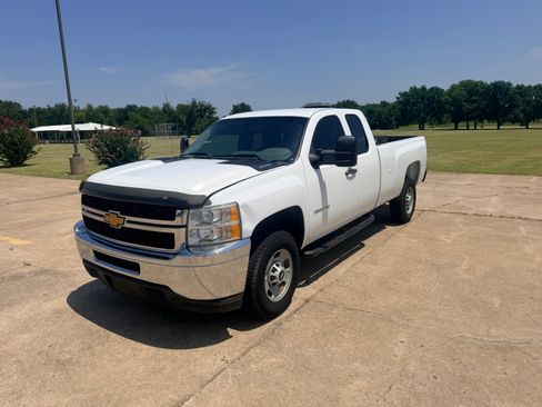 Used 2013 Chevrolet Silverado 2500 2WD Extended Cab image 1