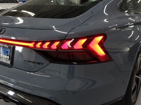 Used 2023 Audi RS e-tron GT image 10