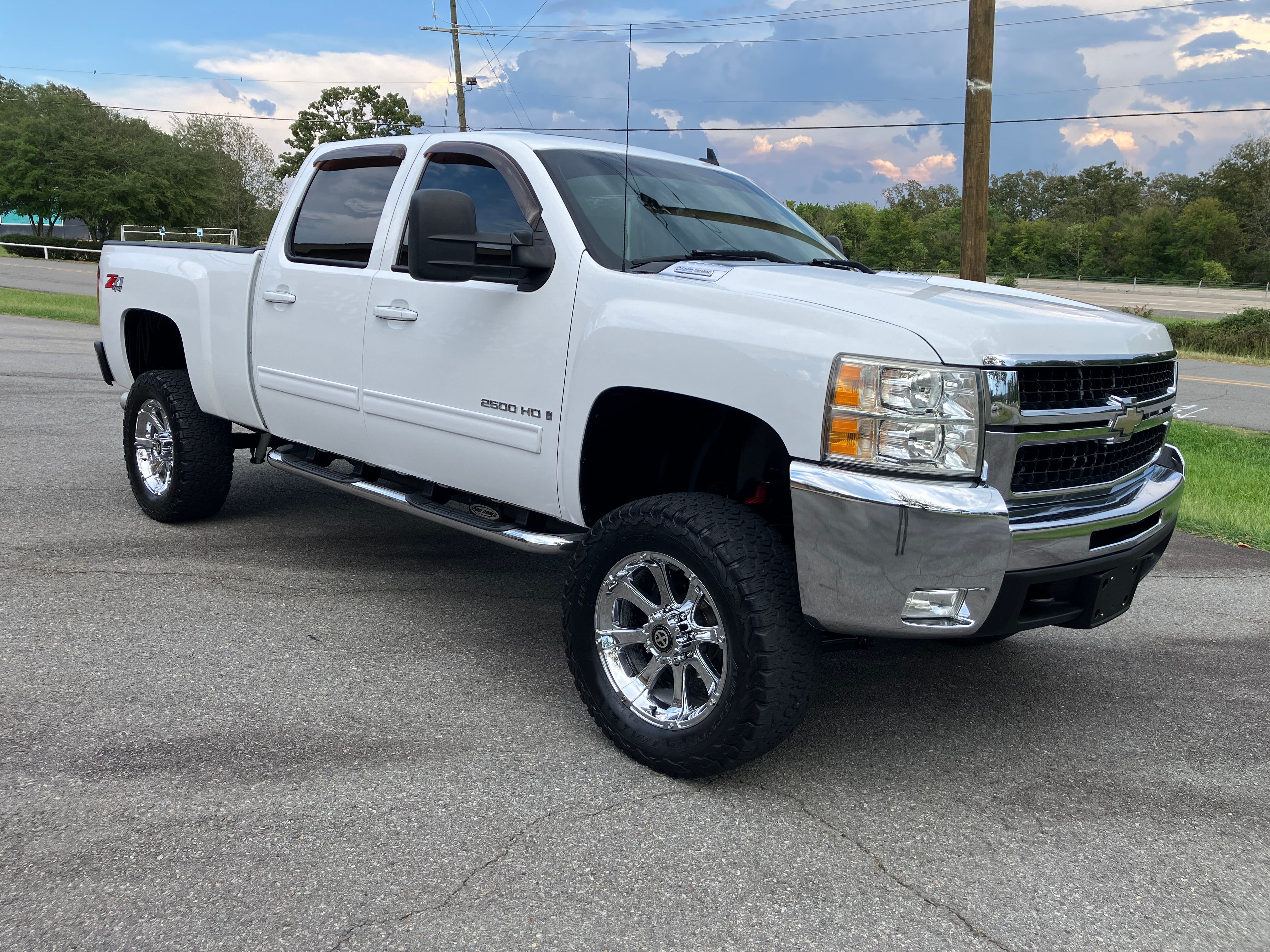 Used 2009 Chevrolet Silverado 2500 4x4 Crew Cab LTZ image 7
