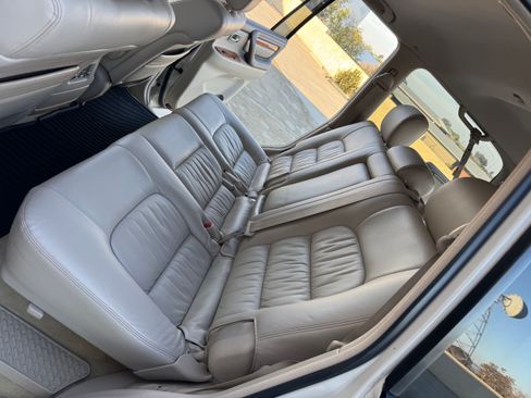 Used 2004 Lexus LX 470 image 23