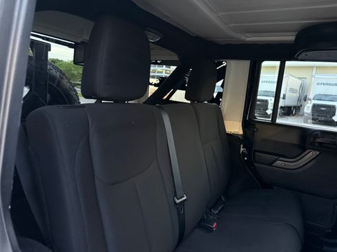 Used 2015 Jeep Wrangler 4WD Unlimited Sport image 85