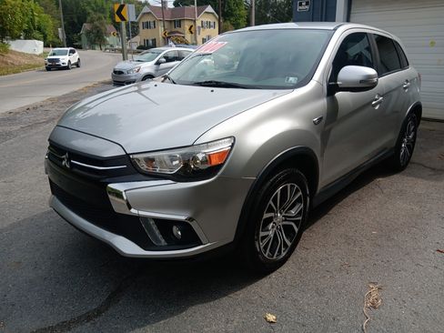 Used 2018 Mitsubishi Outlander Sport SE image 1