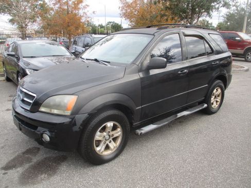 Used 2005 Kia Sorento LX image 2