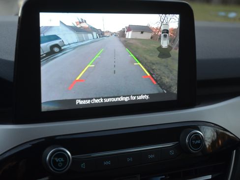 Used 2021 Ford Escape SE image 16