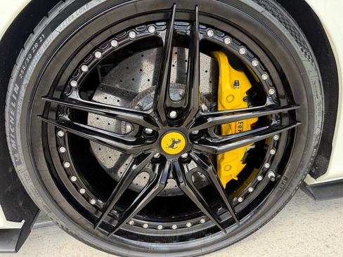 Used 2022 Ferrari F8 Spider Spider image 40