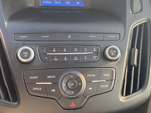 Used 2018 Ford Focus SE Sedan FWD image 20