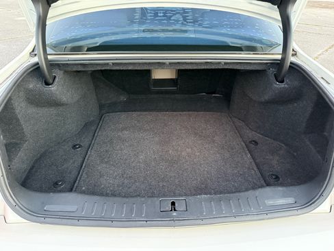 Used 2009 Cadillac DTS Luxury image 33