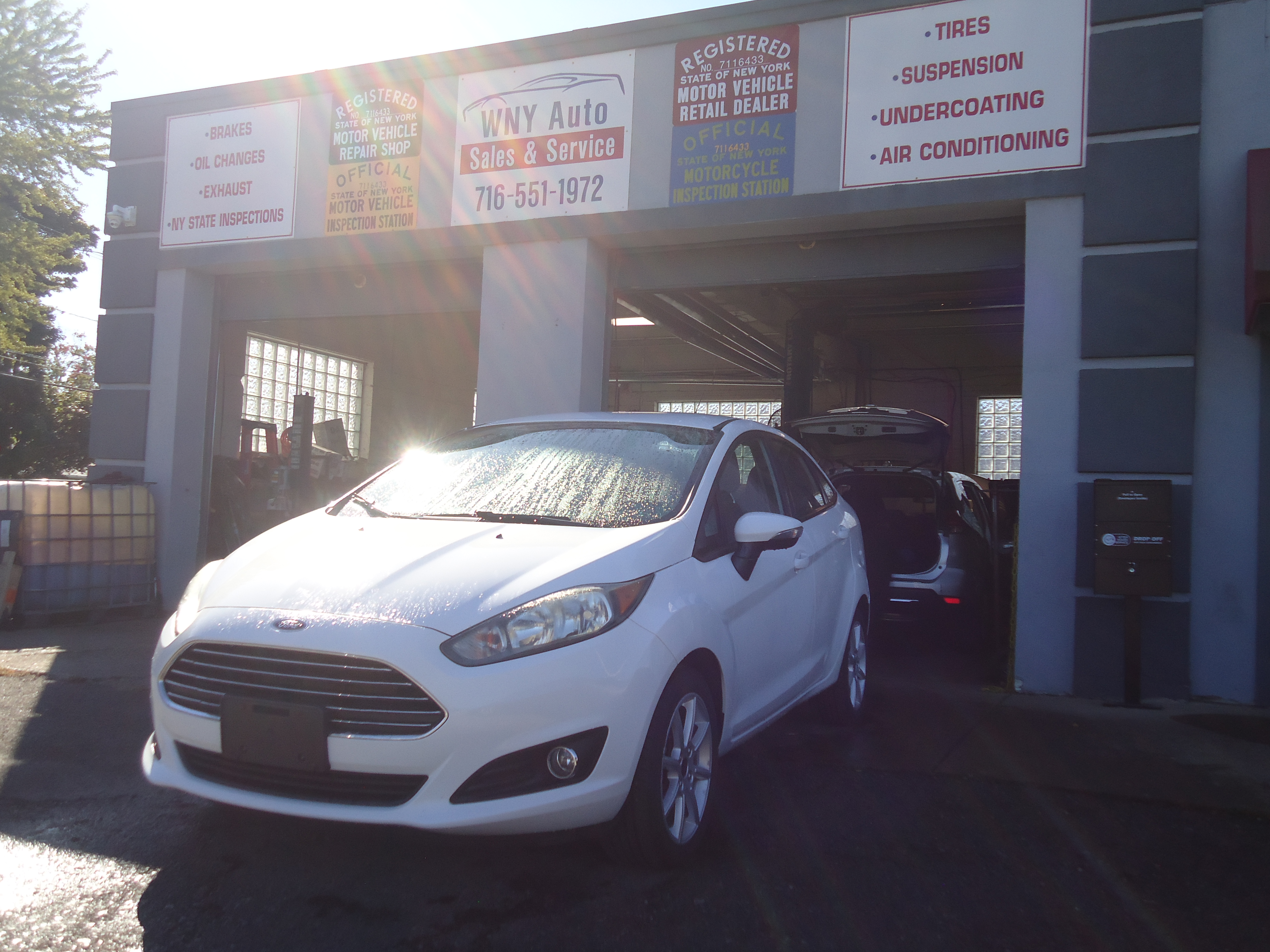 Used 2016 Ford Fiesta SE Sedan FWD image 1