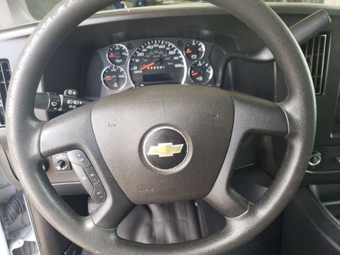 Used 2020 Chevrolet Express 2500 image 18