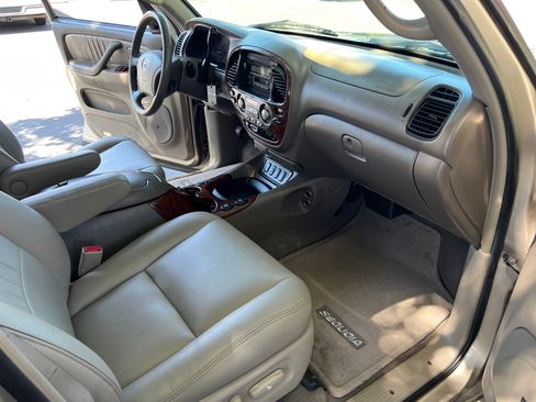 Used 2007 Toyota Sequoia Limited image 25