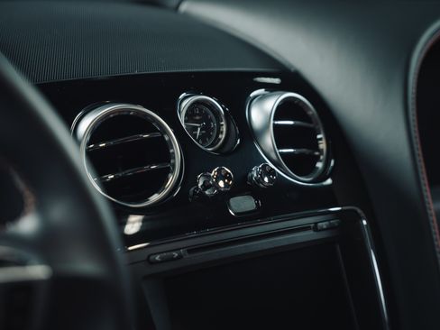 Used 2018 Bentley Continental GT Supersports Convertible AWD/4WD image 12
