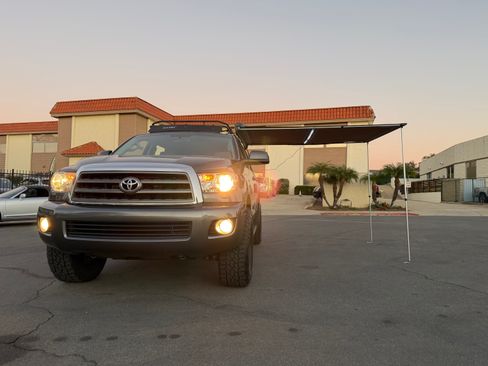 Used 2017 Toyota Sequoia SR5 image 6