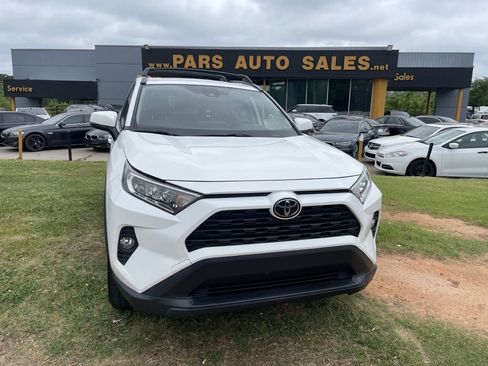 Used 2020 Toyota RAV4 XLE Premium image 32