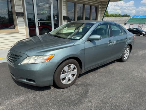 Used 2008 Toyota Camry LE V6 Sedan FWD image 2