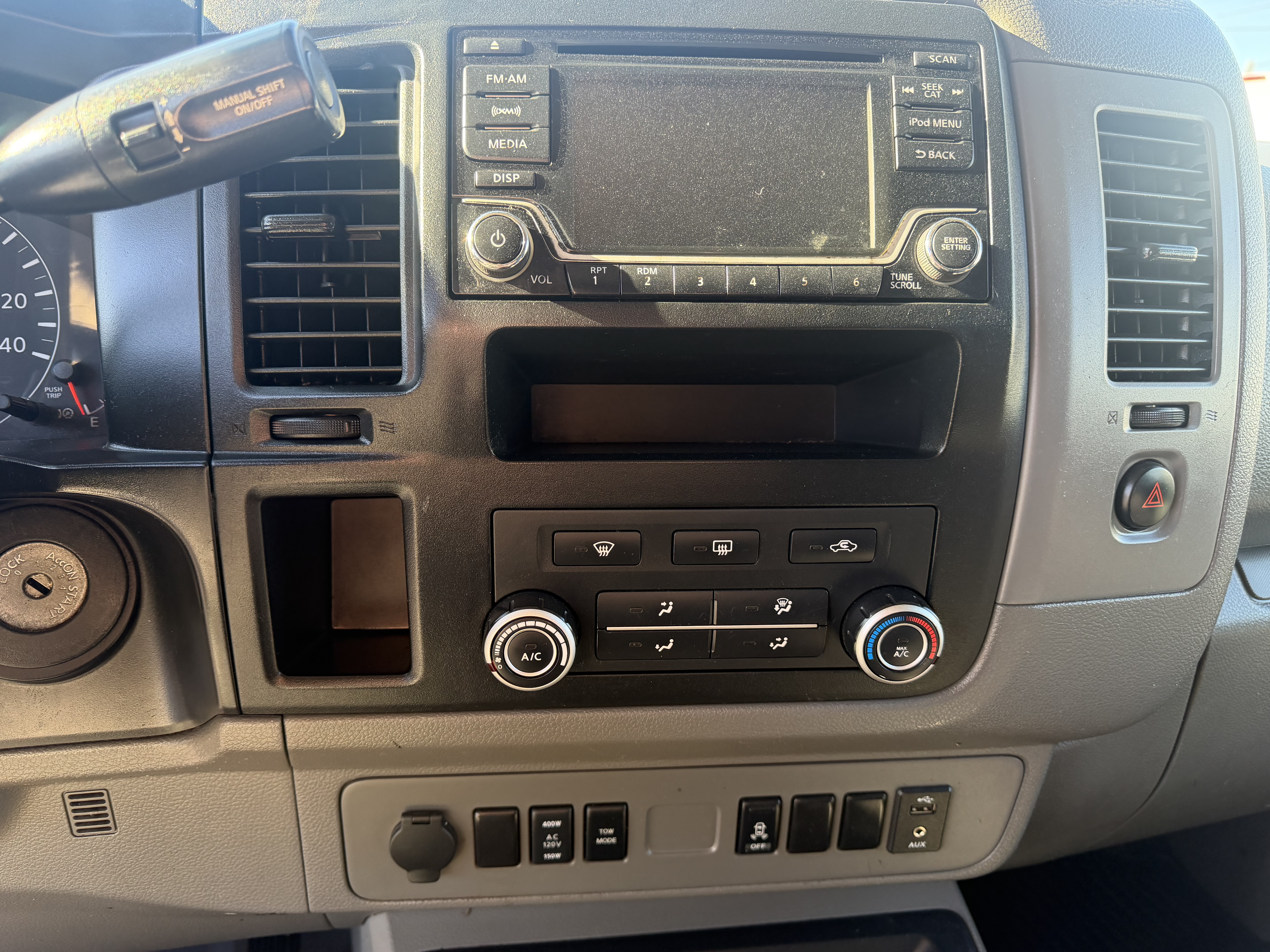 Used 2018 Nissan NV 3500 SV RWD image 18