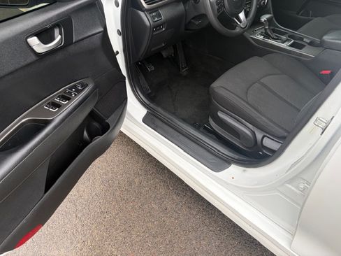 Used 2018 Kia Optima LX image 10