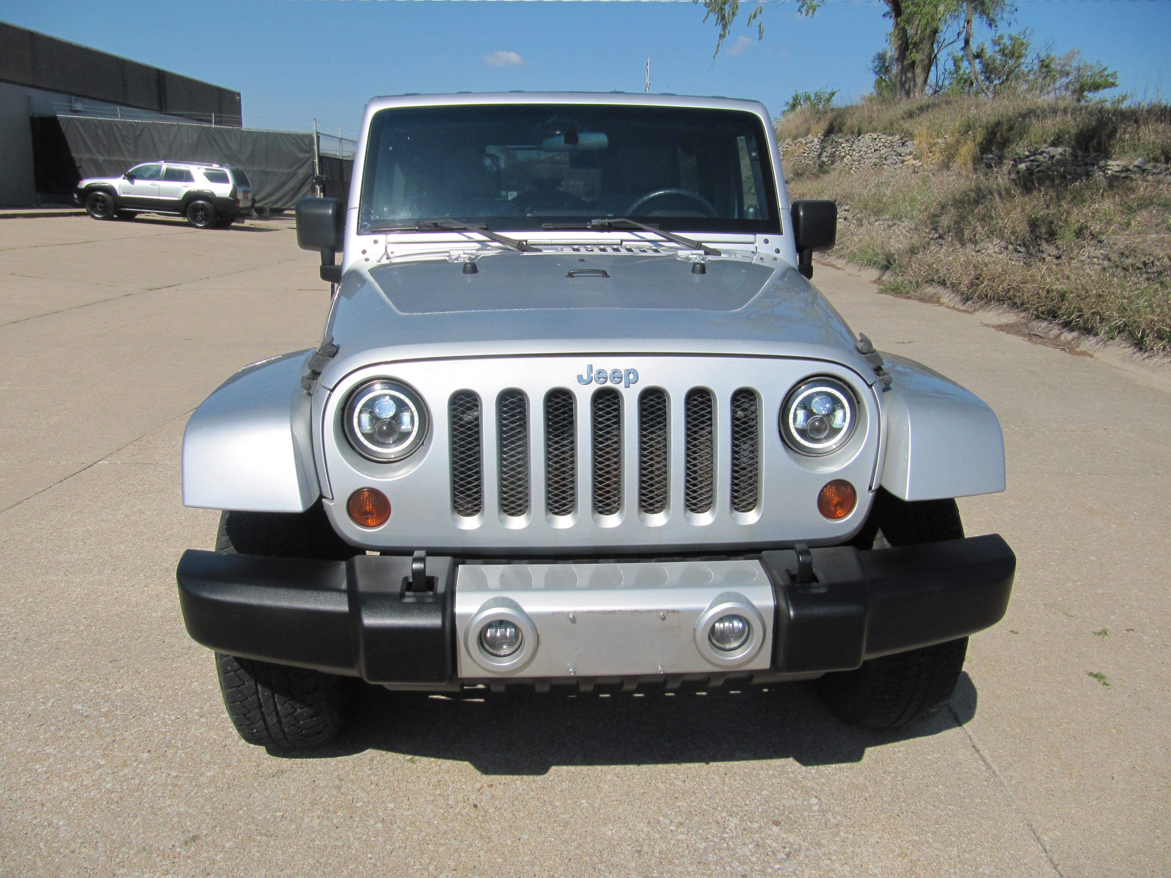 Used 2008 Jeep Wrangler Unlimited Sahara AWD/4WD image 3