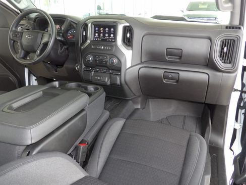Used 2024 Chevrolet Silverado 1500 Custom Trail Boss image 4