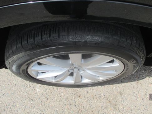 Used 2018 Volvo XC90 T5 Momentum image 16