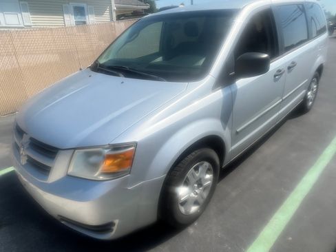 Used 2008 Dodge Grand Caravan SE FWD image 1