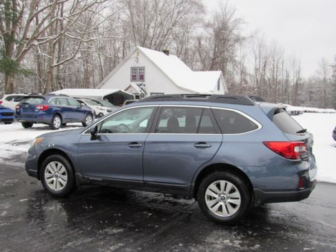 Used 2015 Subaru Outback 2.5i Premium image 7
