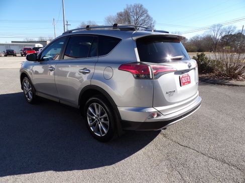 Used 2017 Toyota RAV4 Limited image 2