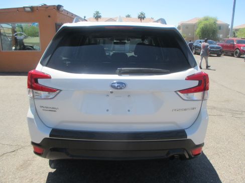 Used 2021 Subaru Forester Premium AWD/4WD image 11