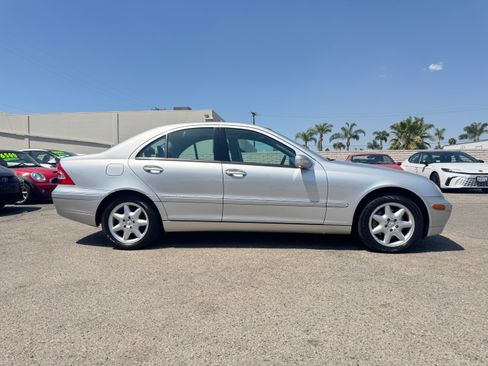 Used 2001 Mercedes-Benz C 320 Sedan image 10