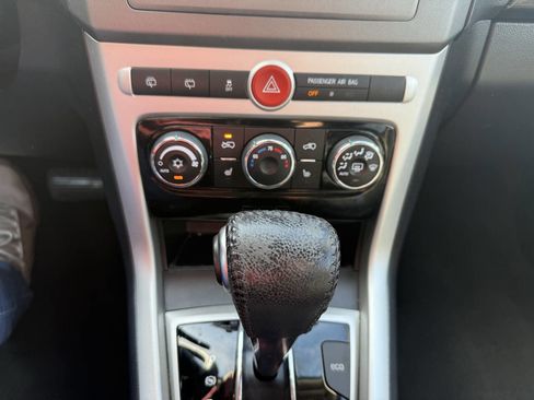 Used 2015 Chevrolet Captiva Sport LT image 11