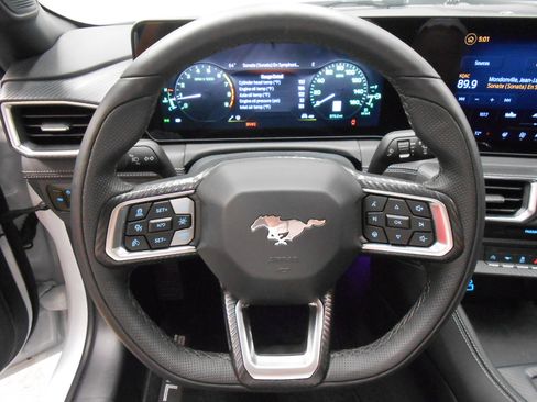 Used 2025 Ford Mustang Shelby GT350 RWD image 8
