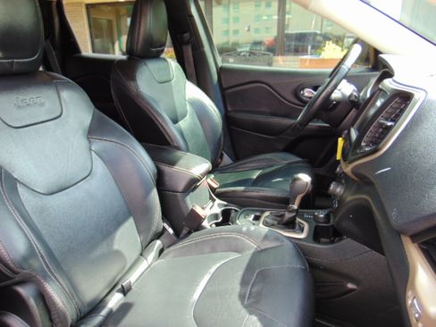 Used 2014 Jeep Cherokee Limited image 24