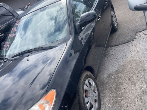 Used 2010 Hyundai Elantra image 2