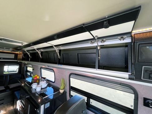 Used 2014 Mercedes-Benz Sprinter 4500 image 23