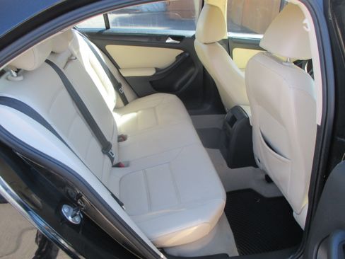 Used 2014 Volkswagen Jetta SE image 9