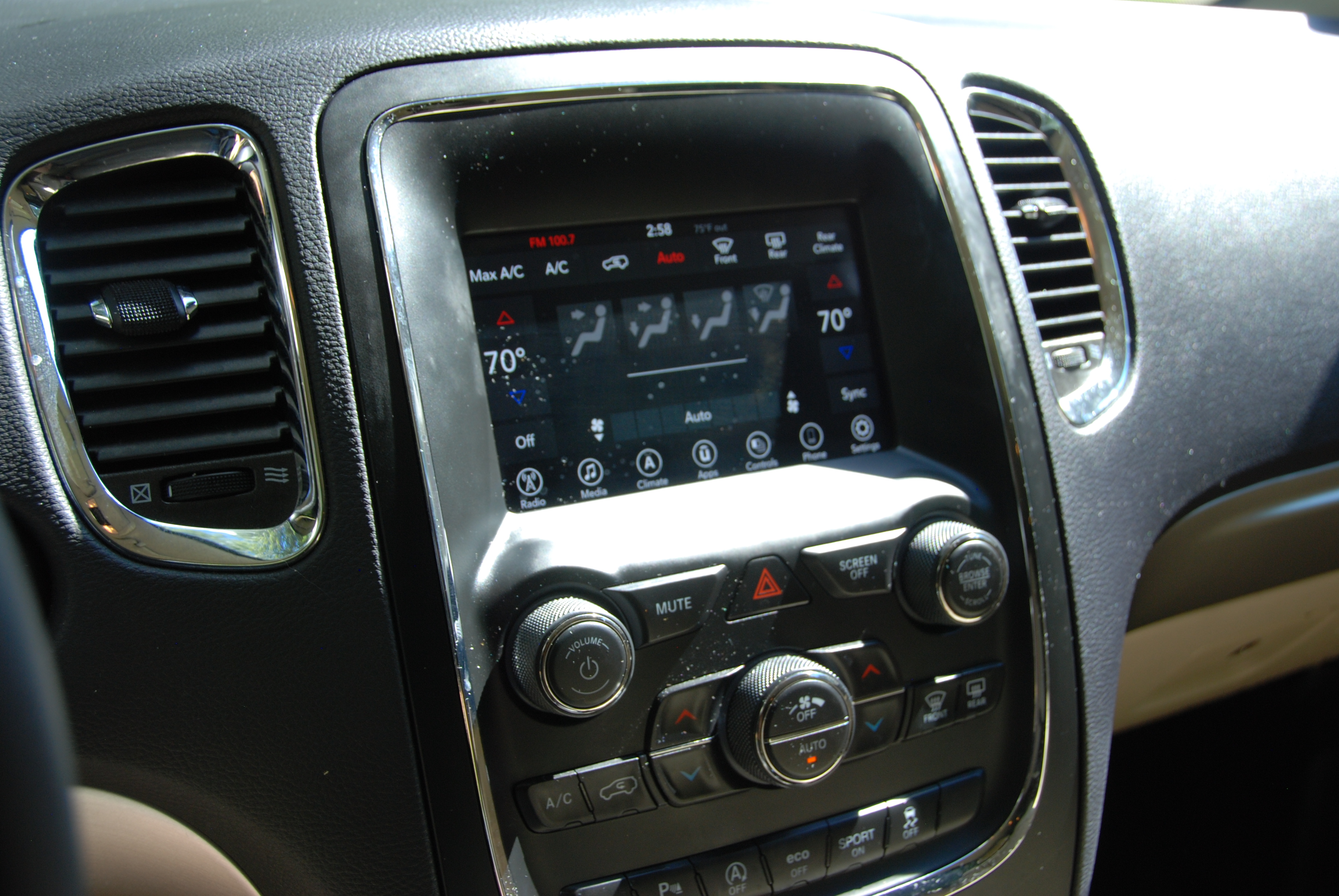 Used 2018 Dodge Durango AWD SXT image 21