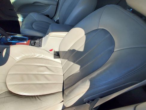 Used 2007 Buick Lucerne CXS image 10