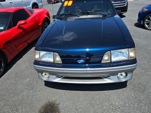 Used 1990 Ford Mustang GT Hatchback RWD image 1