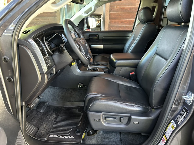 Used 2018 Toyota Sequoia 4WD SR5 image 11