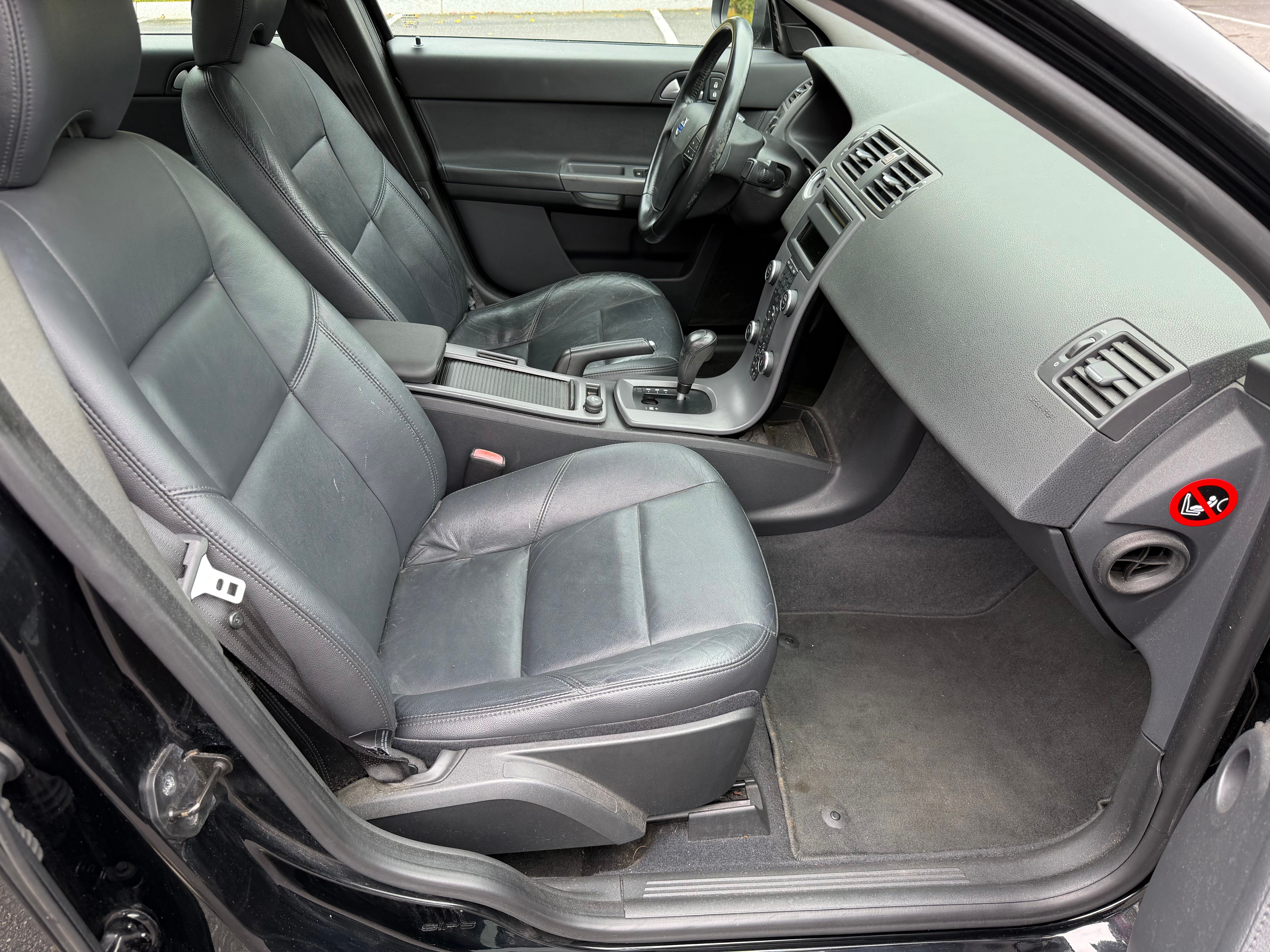 Used 2009 Volvo S40 2.4i FWD image 45
