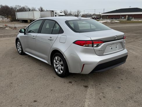 Used 2025 Toyota Corolla LE image 5