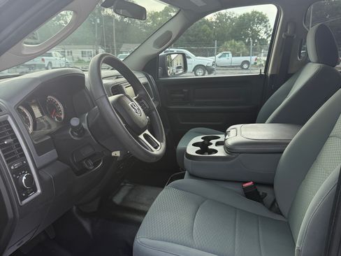 Used 2019 RAM 1500 4x4 Crew Cab Classic Tradesman image 8
